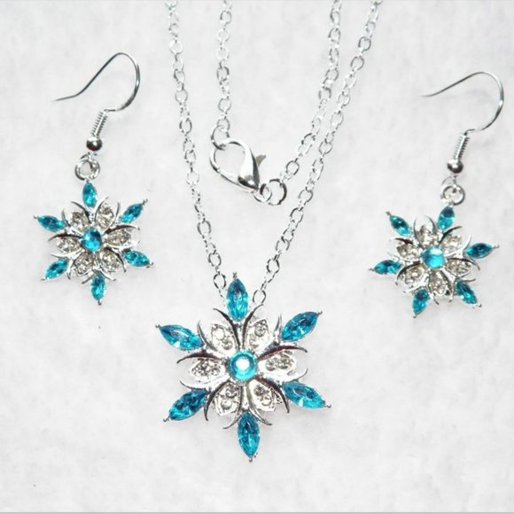 NEW Silver Snowflake Necklace Earrings Set - Picture 1 of 4